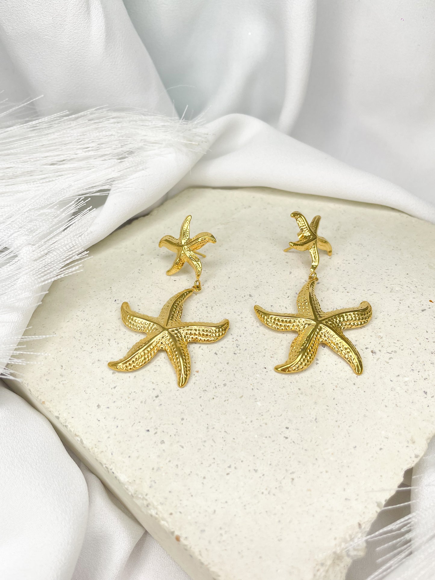 Luz Gold Stud Earrings