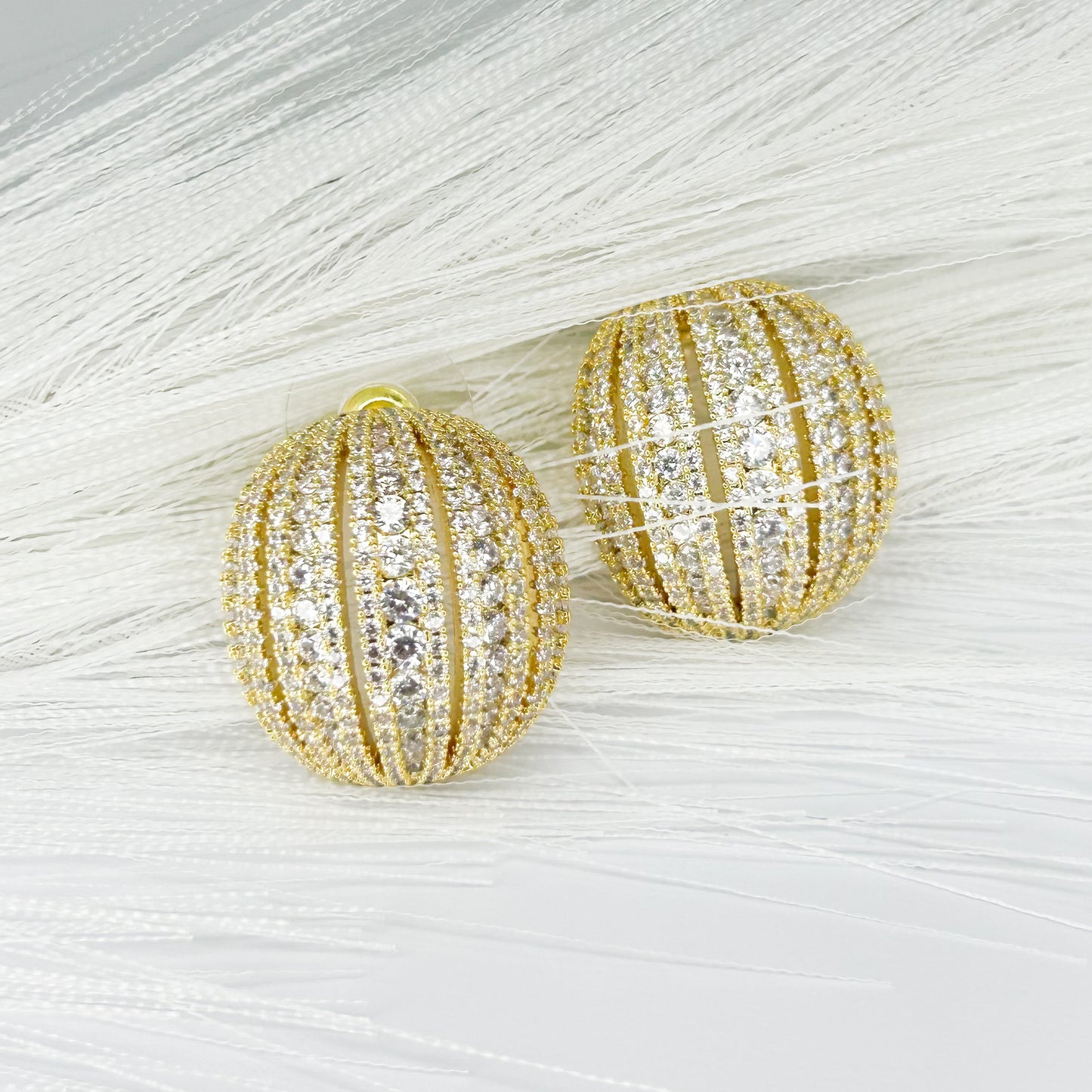 Birdie Shiny Stud Earrings