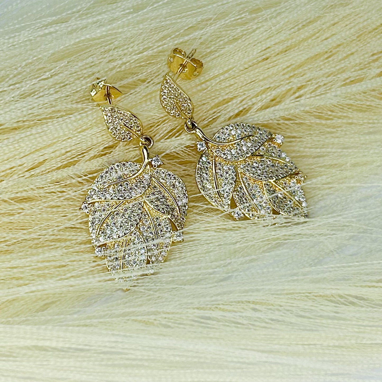Ennis Shiny Stud Earrings