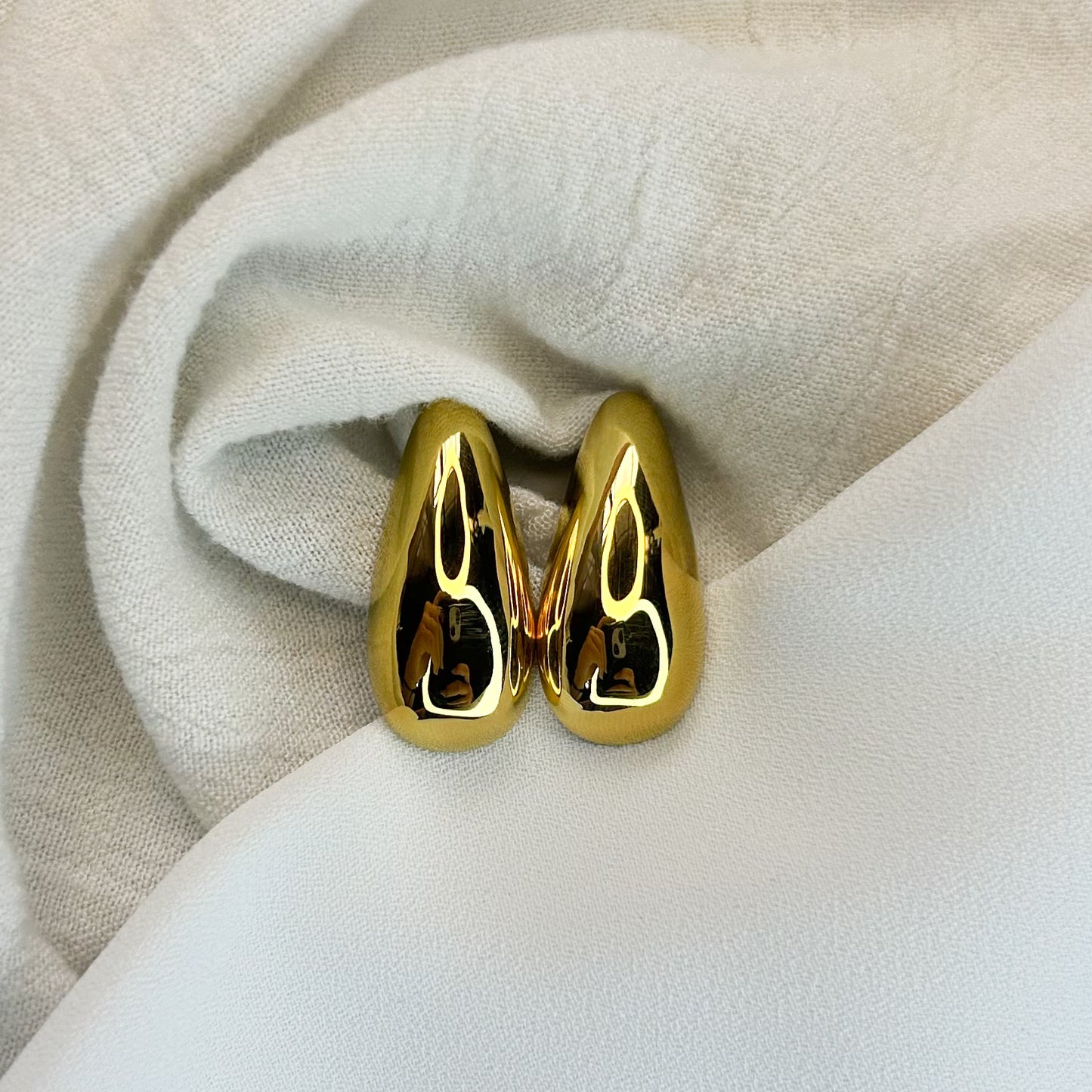 Elisa Gold Stud Earrings
