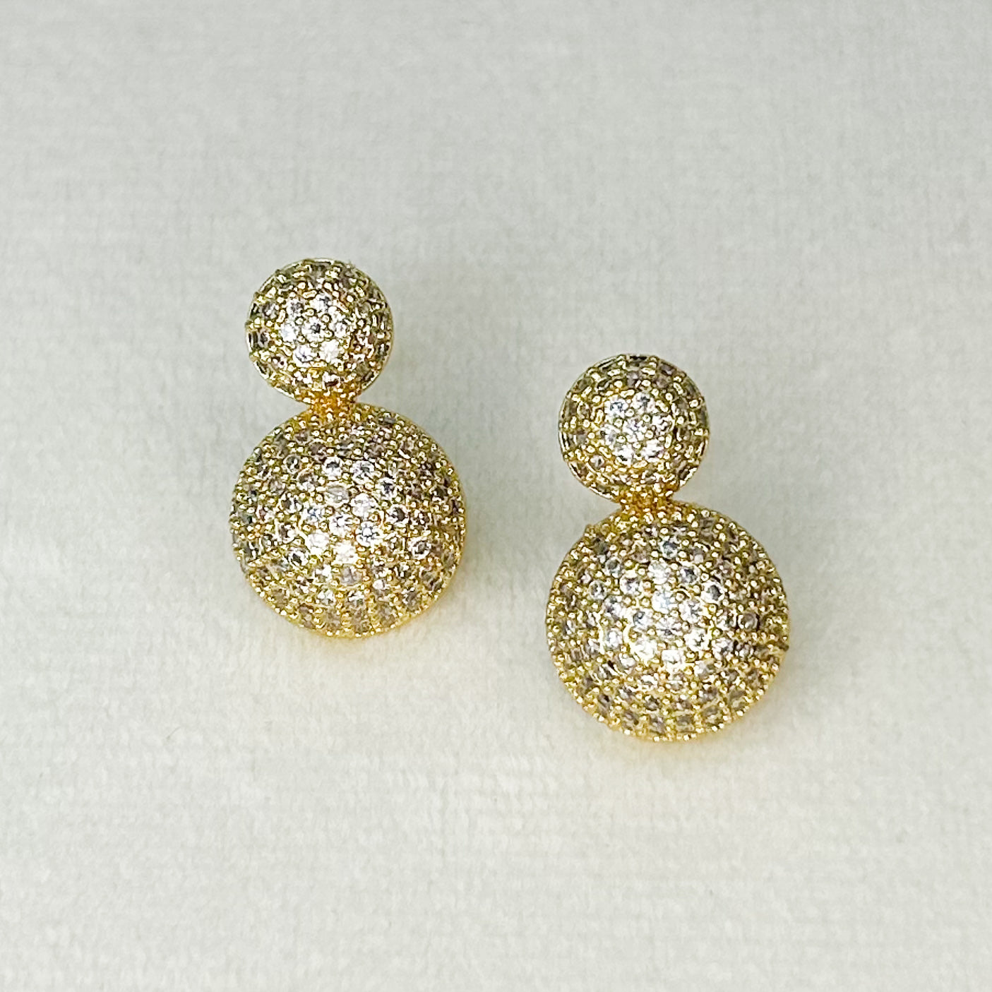 Alani Shiny Stud Earrings