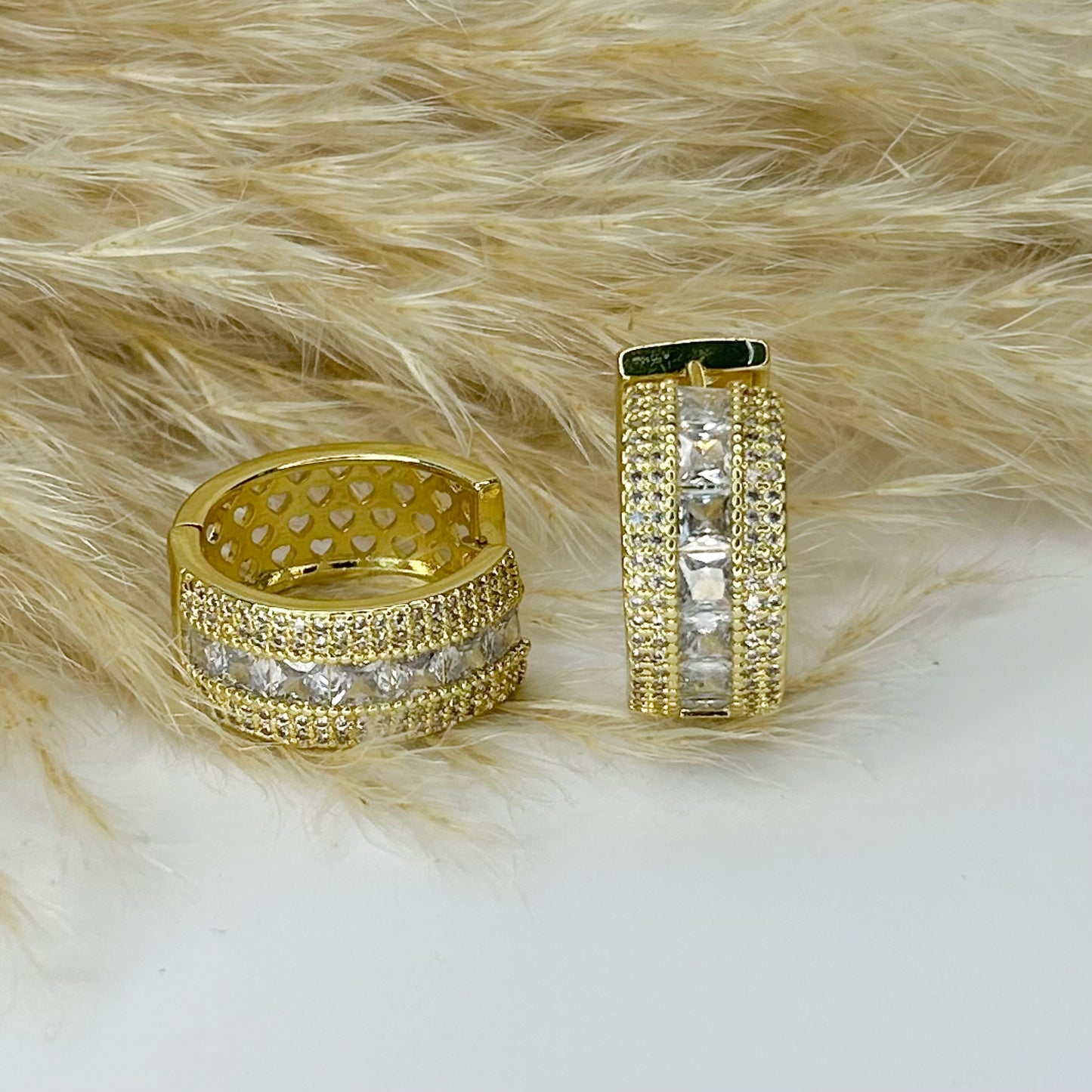 Caila Shiny Hoop Earrings