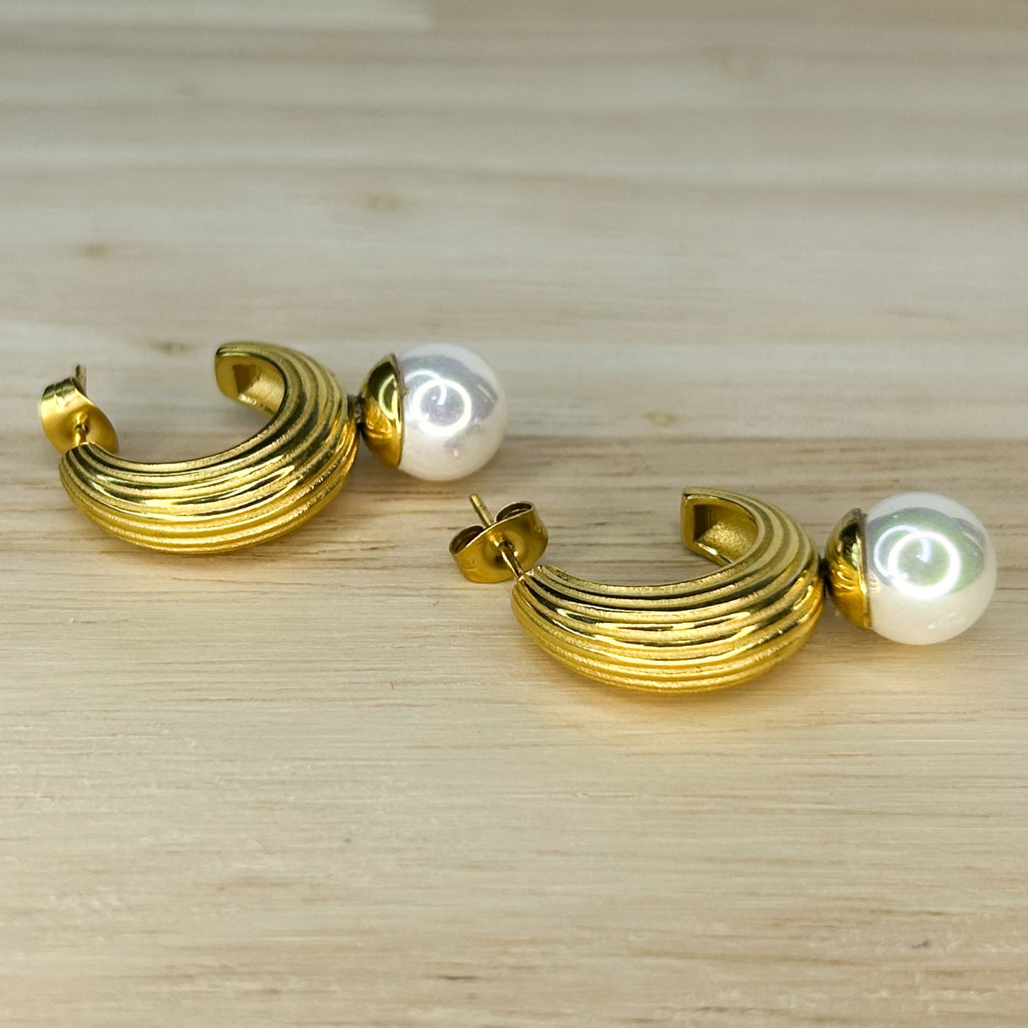 Sabella Pearl Stud Earrings