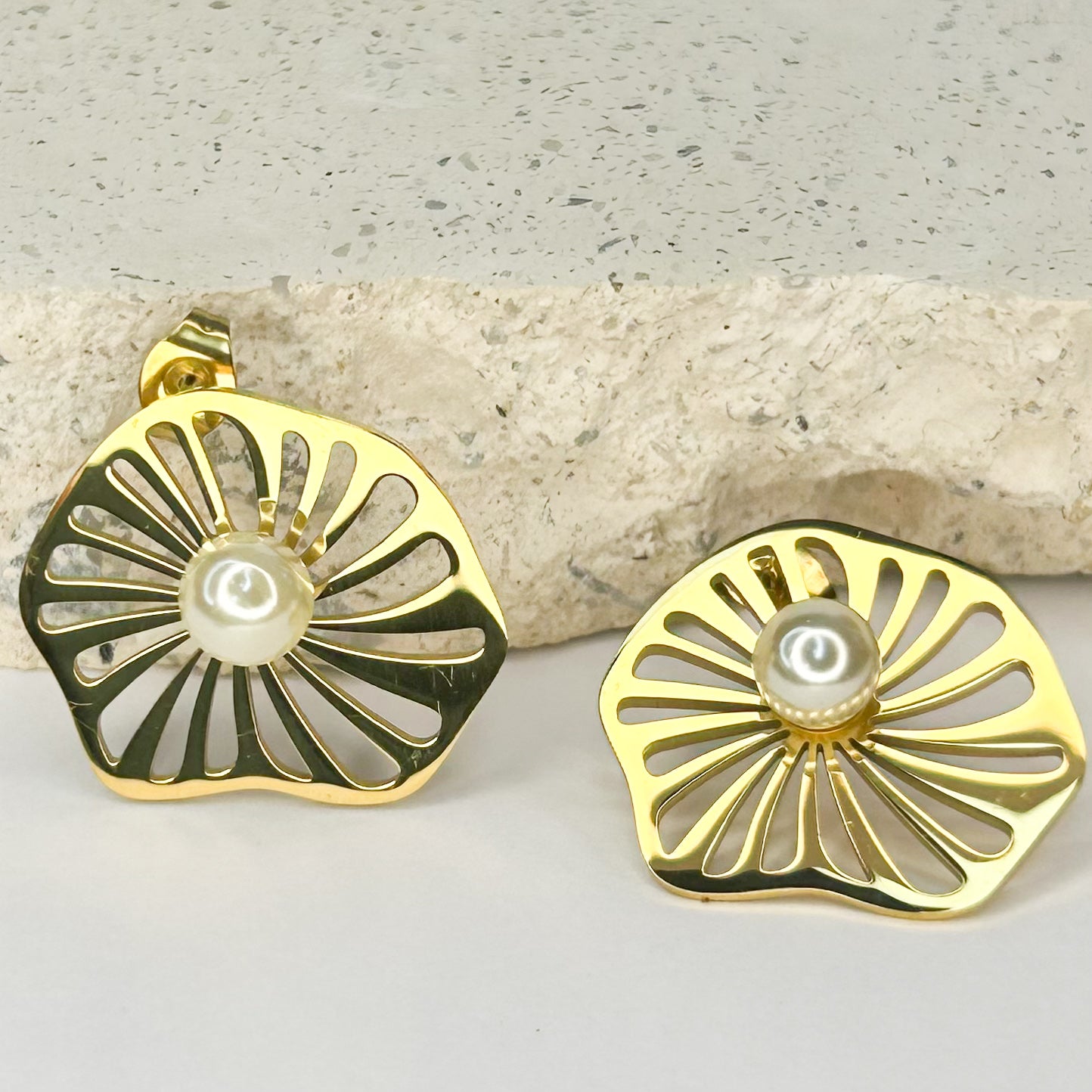Veronika Pearl Stud Earrings
