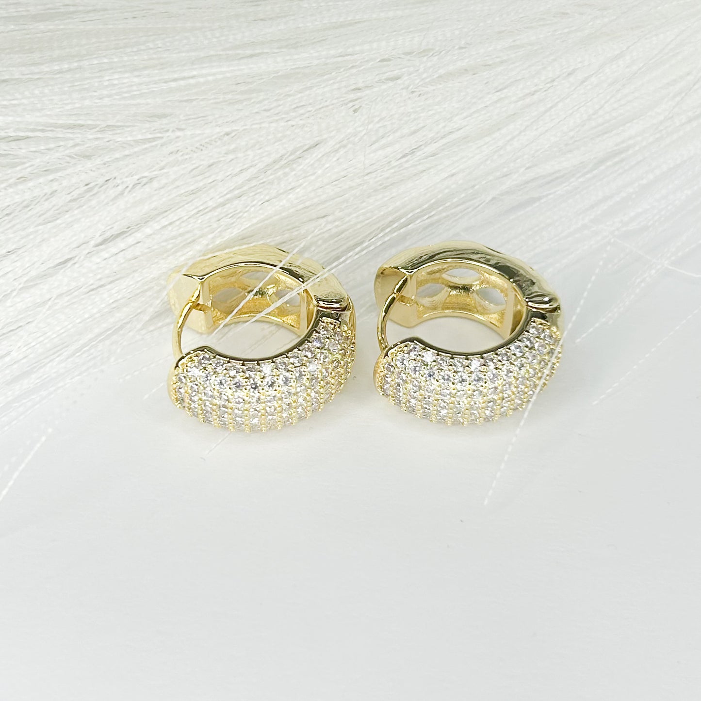 Emmaline Shiny Hoop Earrings