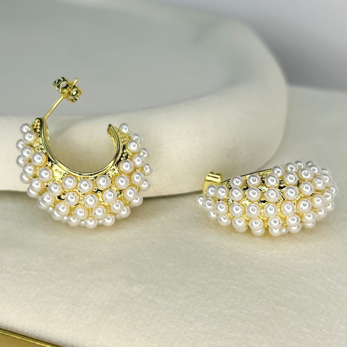 Lakely Pearl Stud Earrings