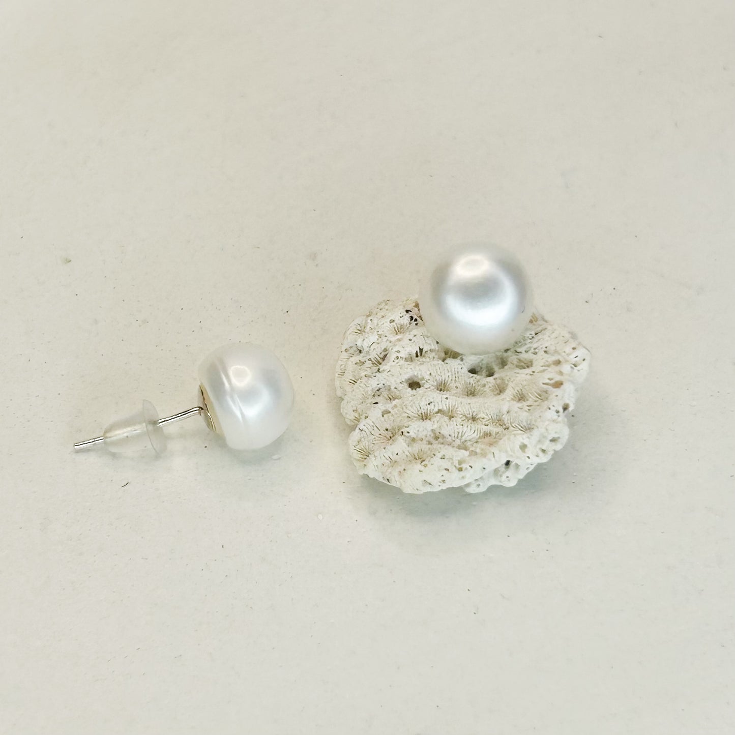 Juliet Pearl Stud Earrings