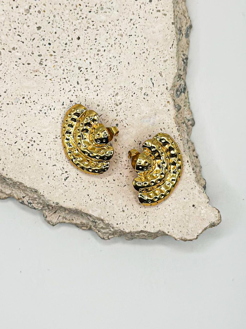 Nari Gold Earrings