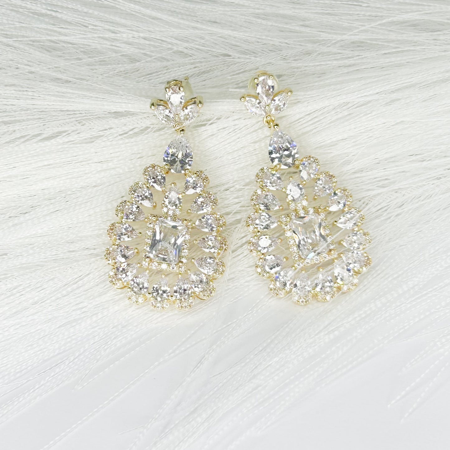 Georgia Shiny Stud Earrings