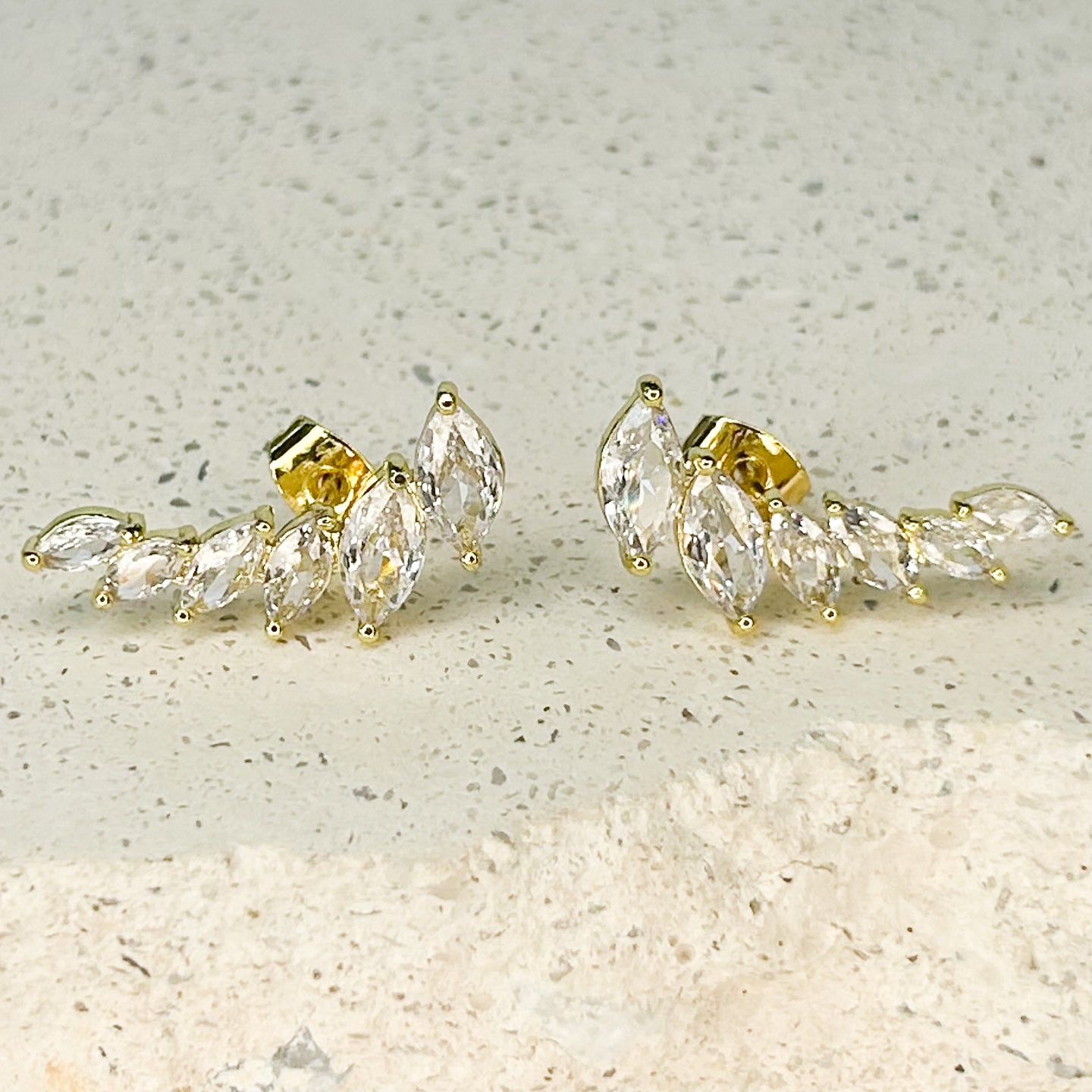 Olaya Shiny Stud Earrings