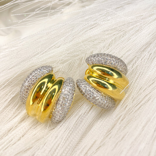 Reyna Shiny Gold Stud