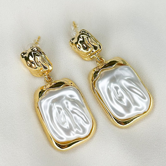 Cordelia Pearl Stud Earring
