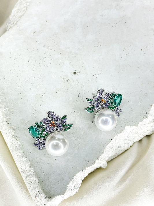 Magna silver stud earring