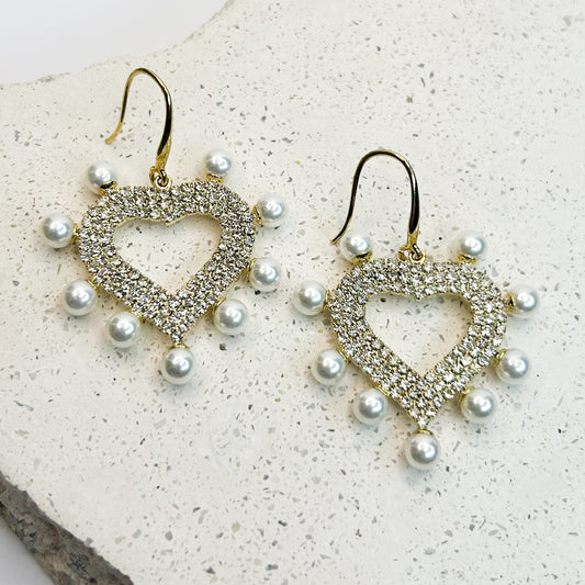 Wren Pearl Stud Earrings