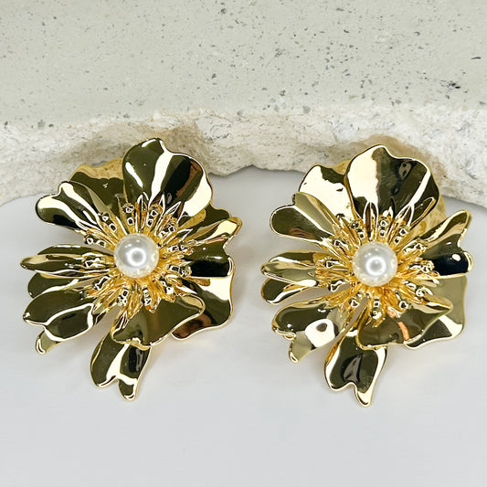Amelie Pearl Stud Earrings