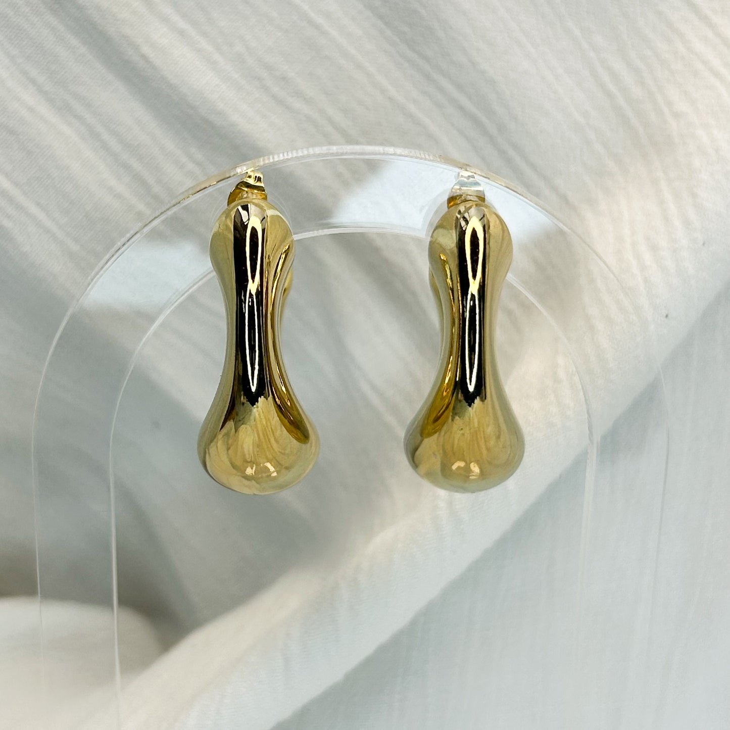 Calla Gold Stud Earrings