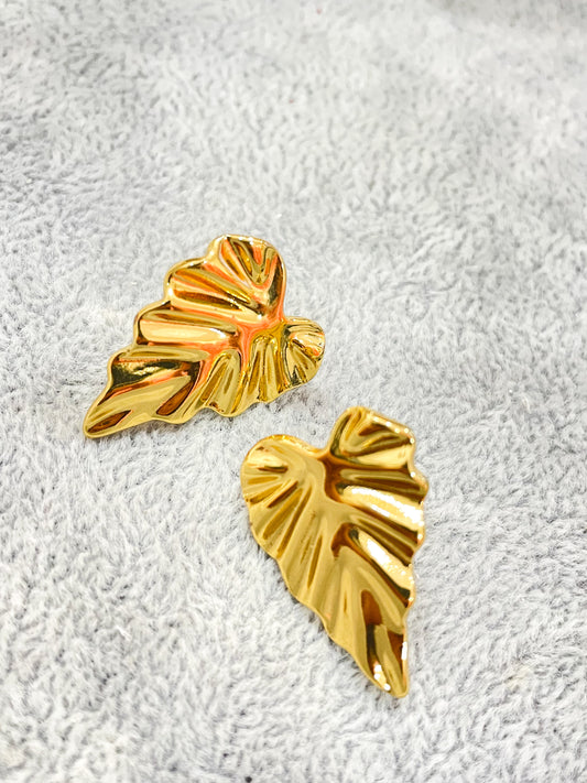 Raya Gold Stud Earrings