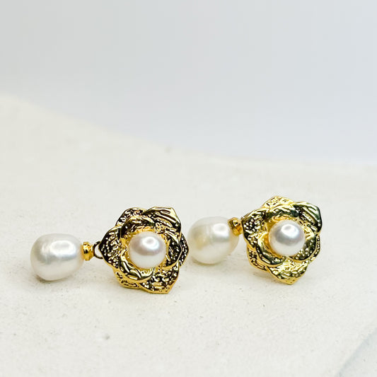 Evelyn Pearl Stud Earrings
