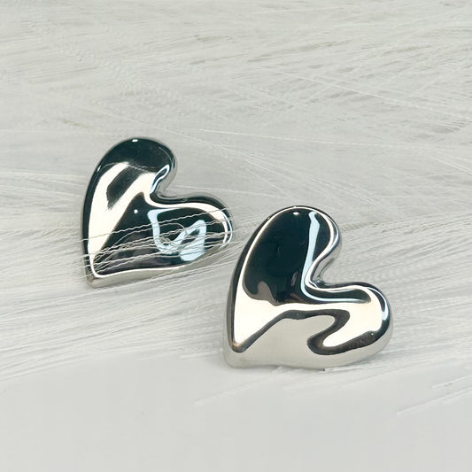 Viola Silver Stud Earrings