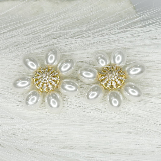 Gemma Pearl Stud Earrings