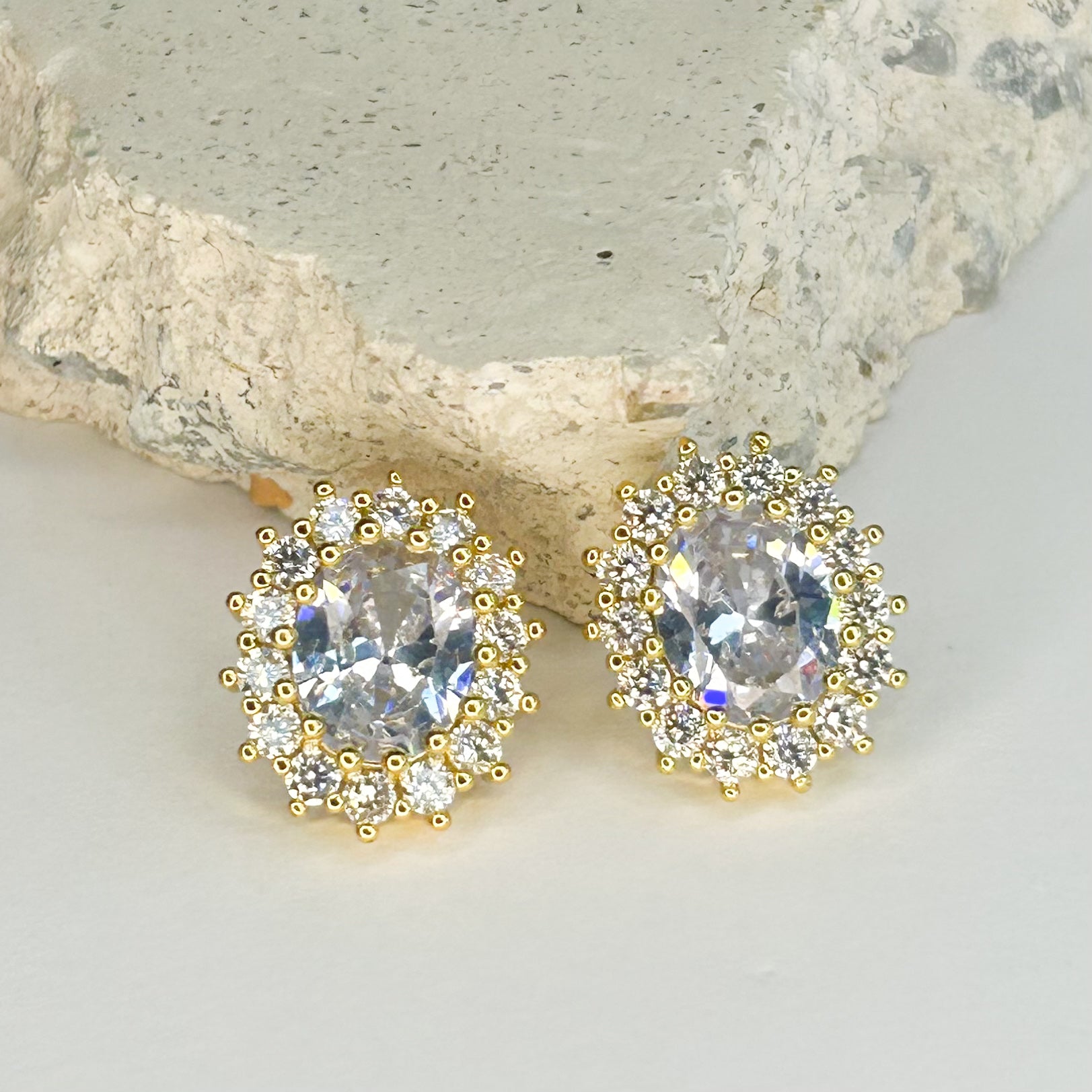 Suvi Shiny Stud Earrings