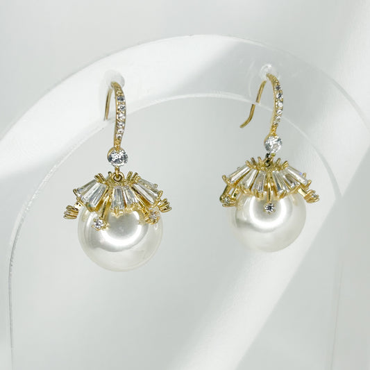 Dove Pearl Stud Earrings