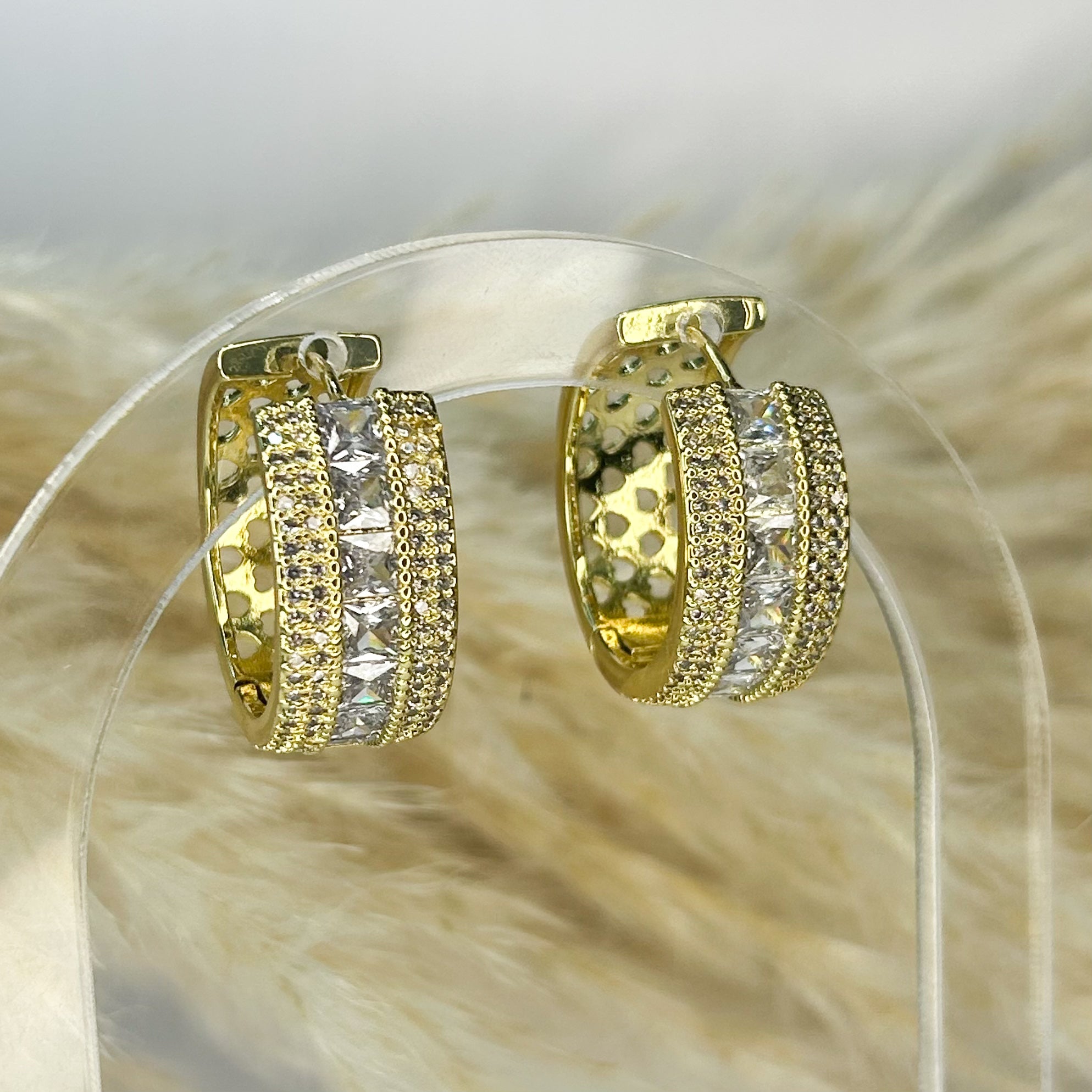 Caila Shiny Hoop Earrings