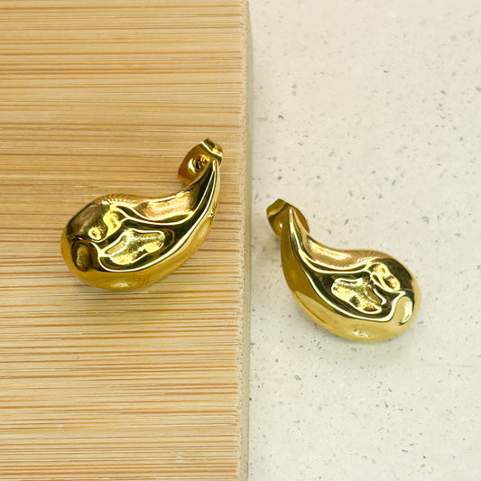 Wanda Gold Stud Earrings