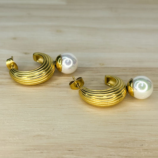 Sabella Pearl Stud Earrings