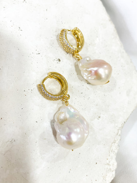Lone Pearl Gold hoop Earrings