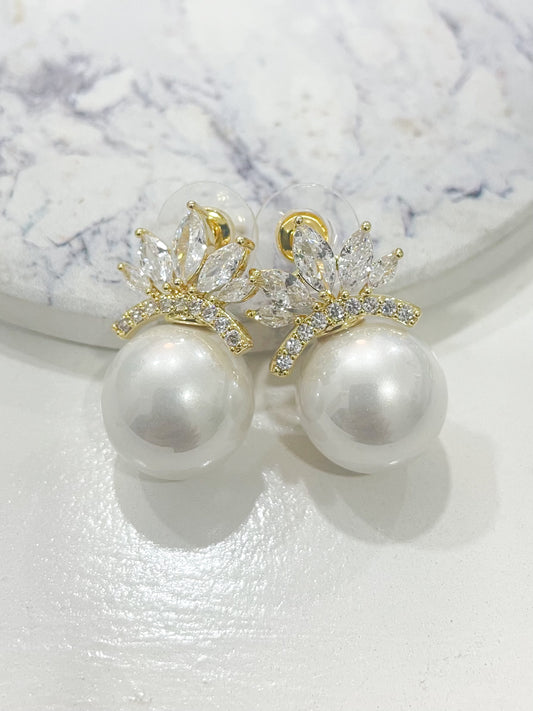 Rinna Gold Pearl Stud Earrings