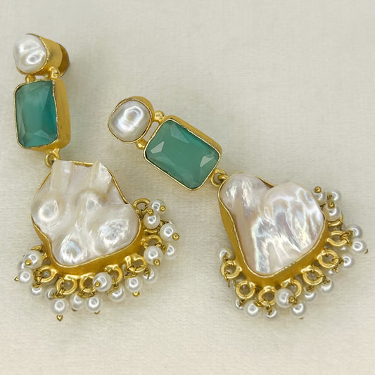 Aria Pearl Stud Earrings