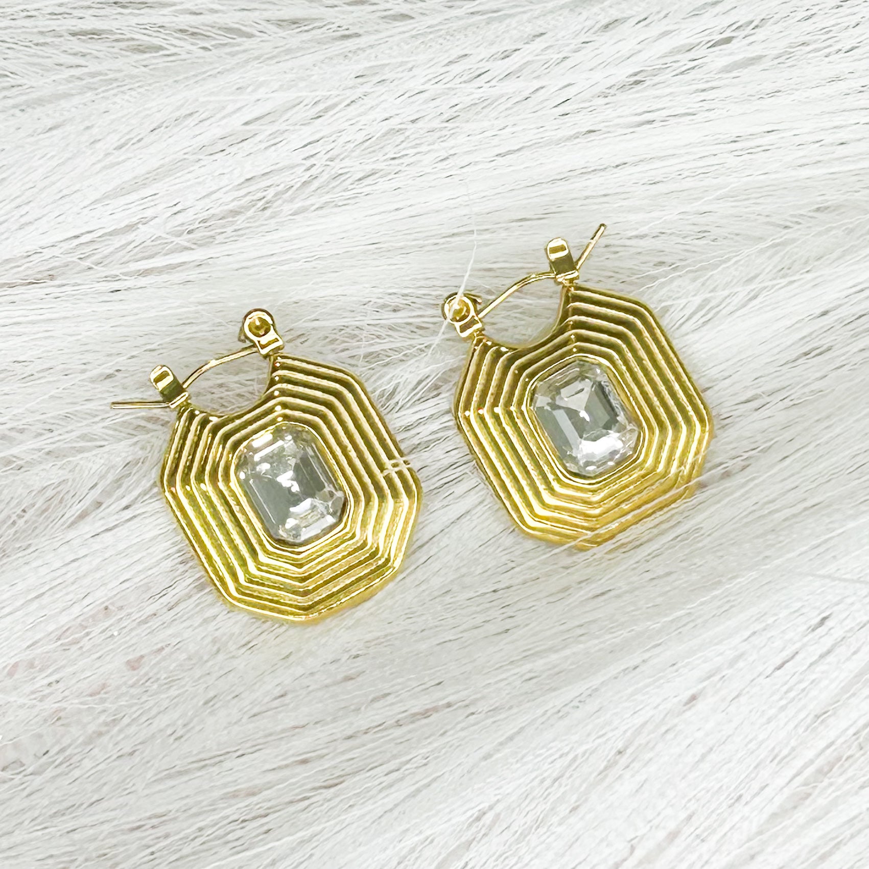 Dylan Shiny Stud Earrings
