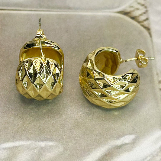 Winnie Gold Stud Earrings