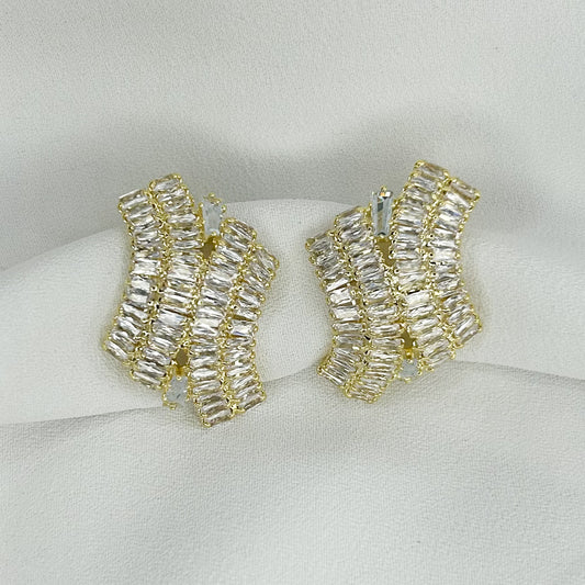 Chloe Shiny Stud Earrings