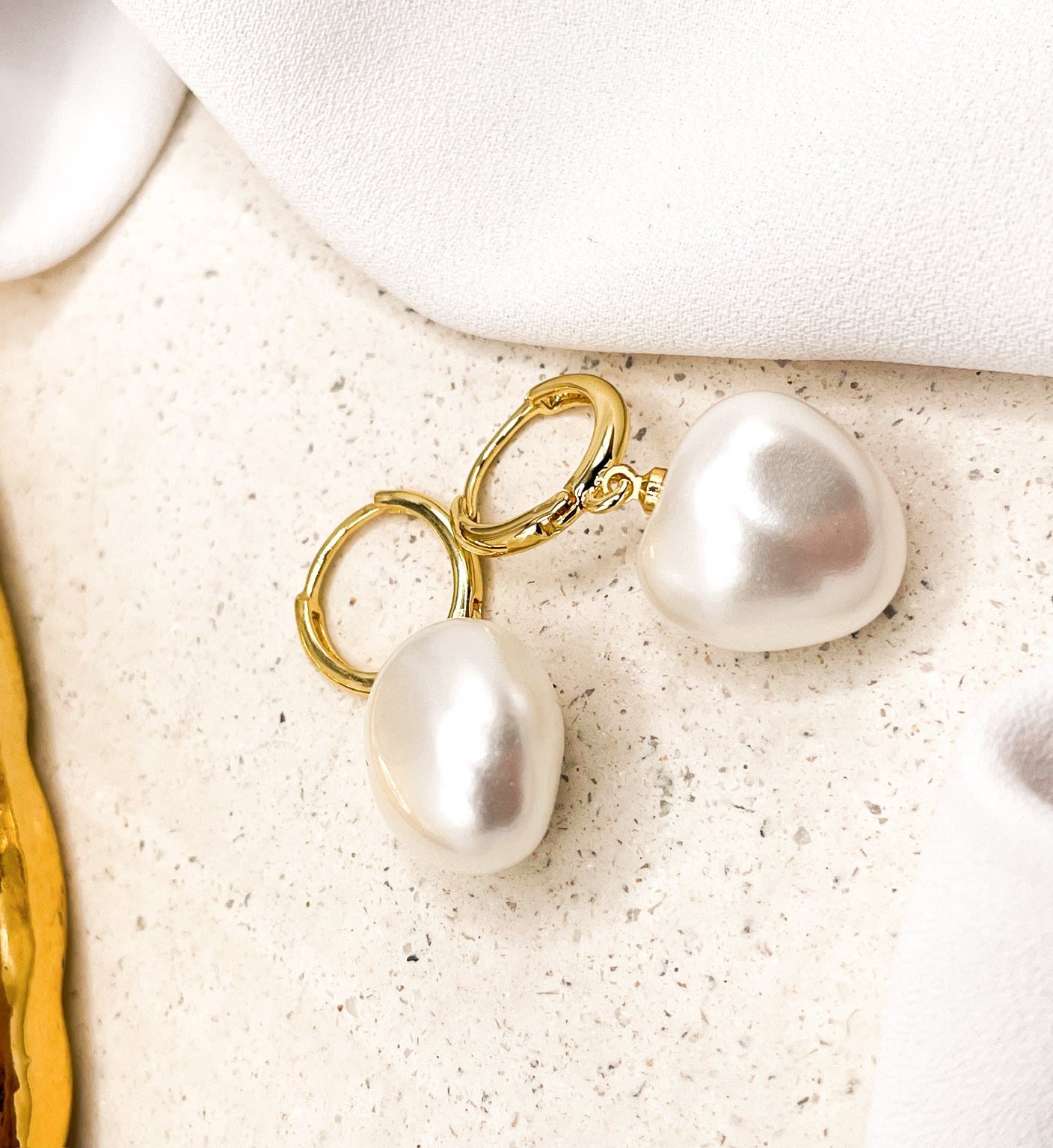 Diana Pearl Gold Hoop