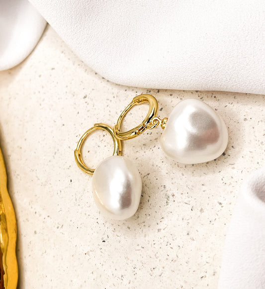 Diana Pearl Gold Hoop
