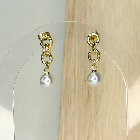 Yareli Pearl Stud Earrings