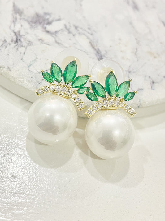 Ronny Gold Pearl Stud Earrings