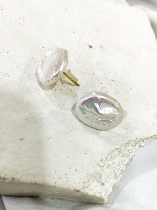 Ray Pearl Gold Stud Earrings