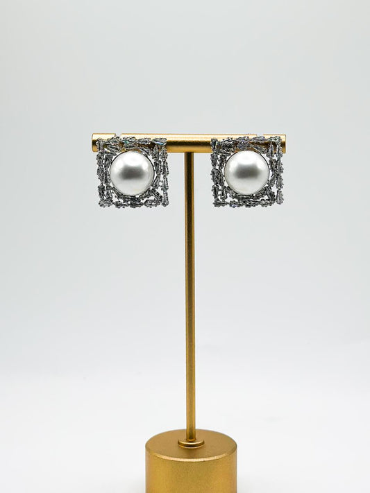 Dolly Pearl Silver Earring