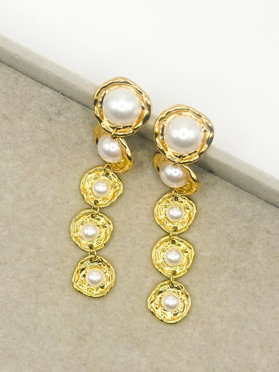 Oralia Pearl Earrings