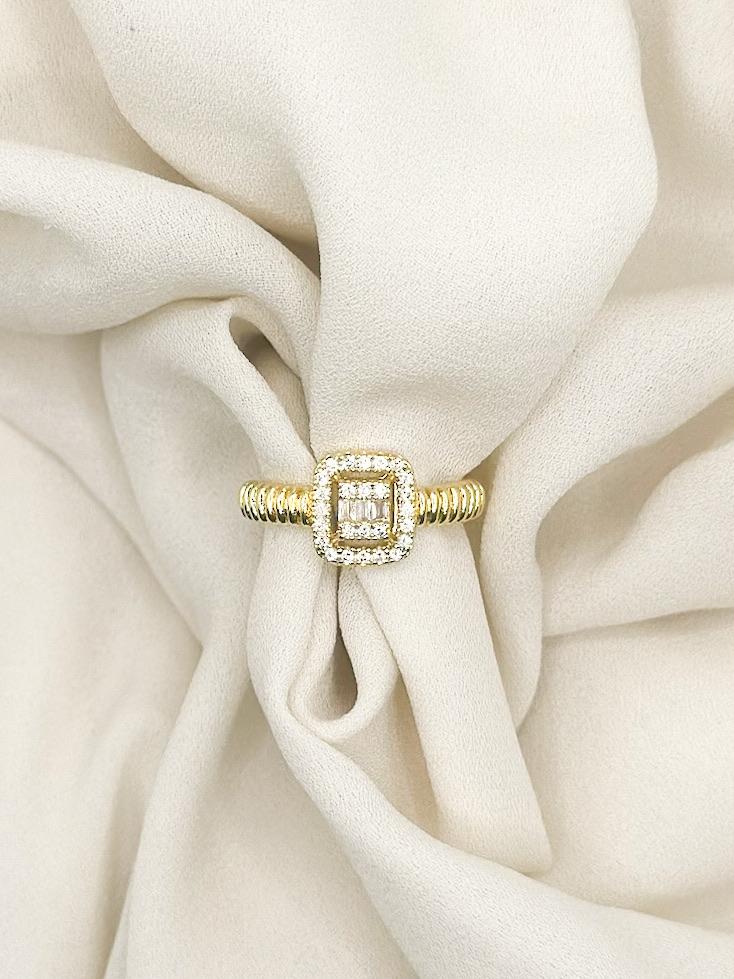 Nuvia Ring