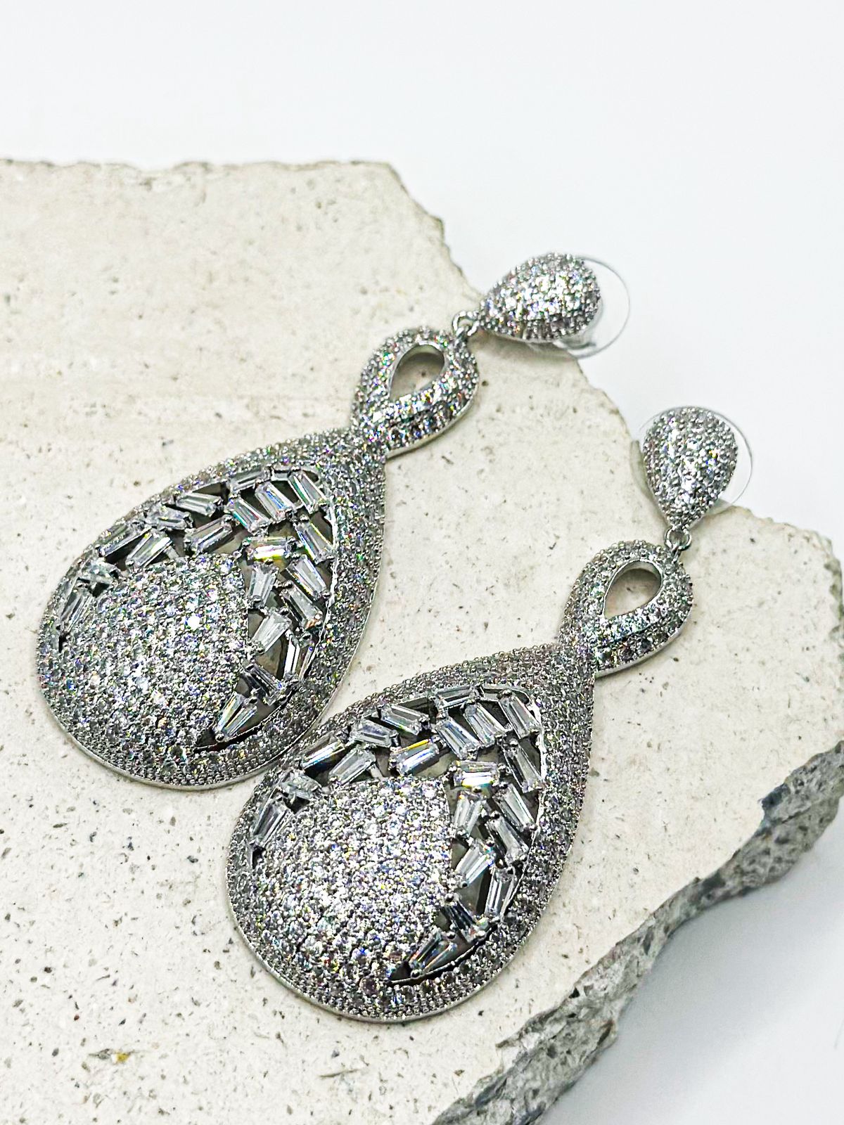 Lunea Silver Shiny Earrings