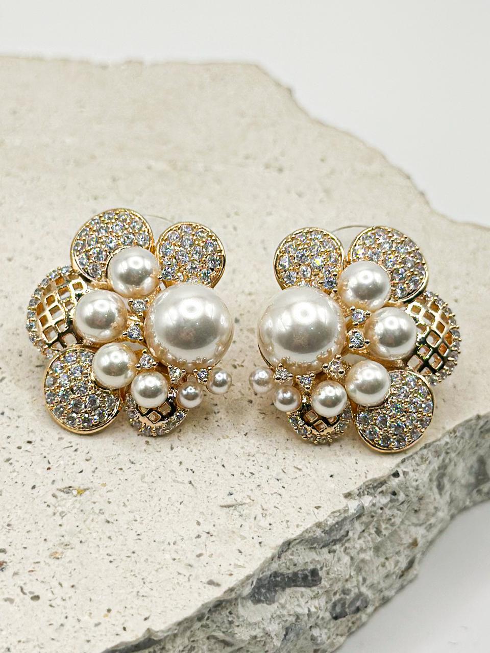 Reva Pearl Earrings