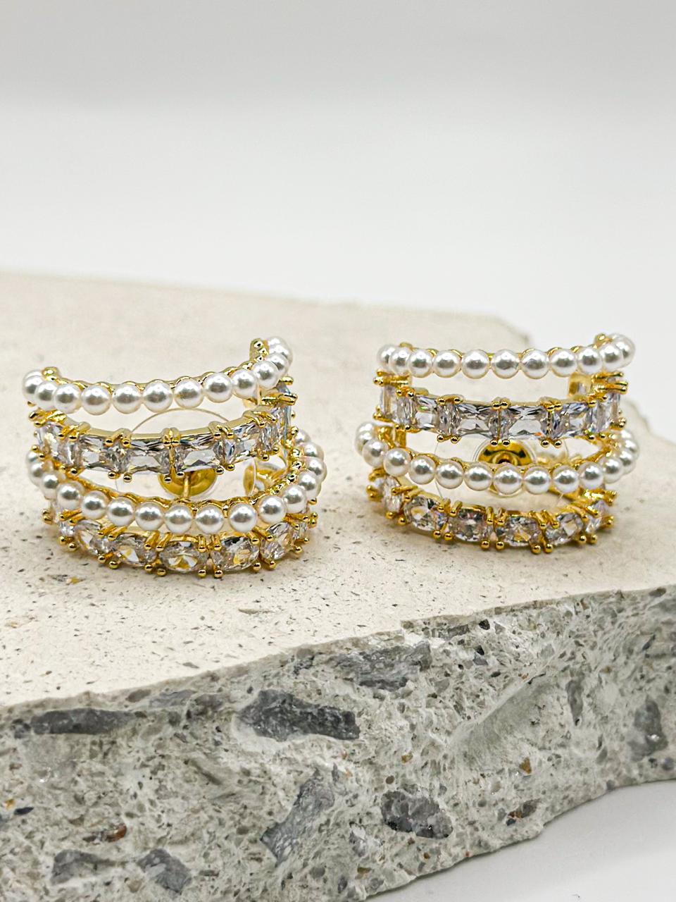 Elro Pearl Earrings