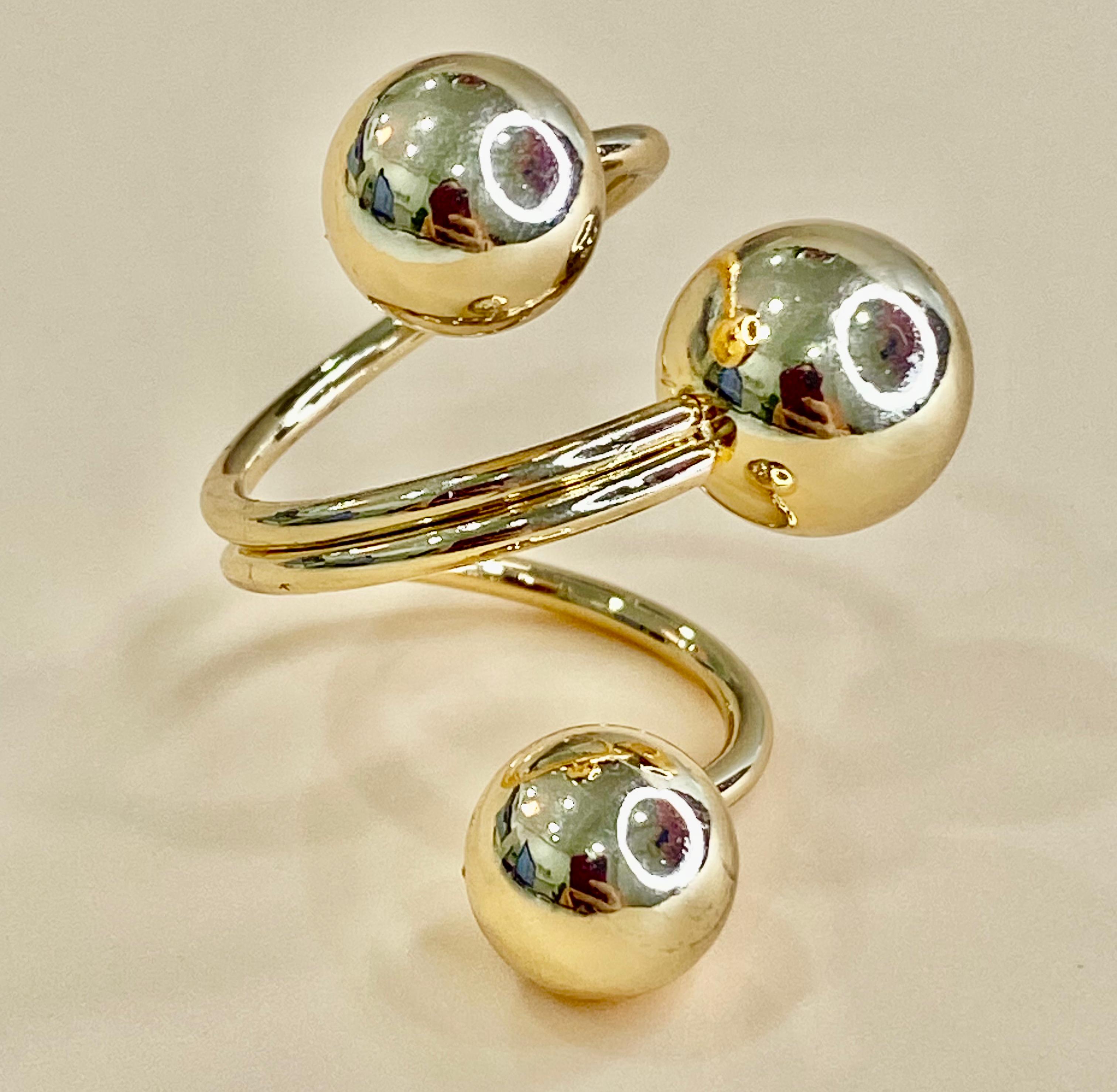 Neve Ring