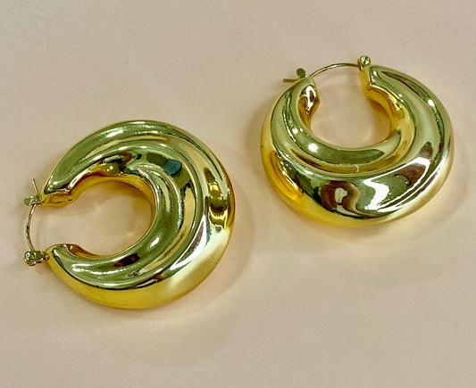 Goldess Gold Stud Earring