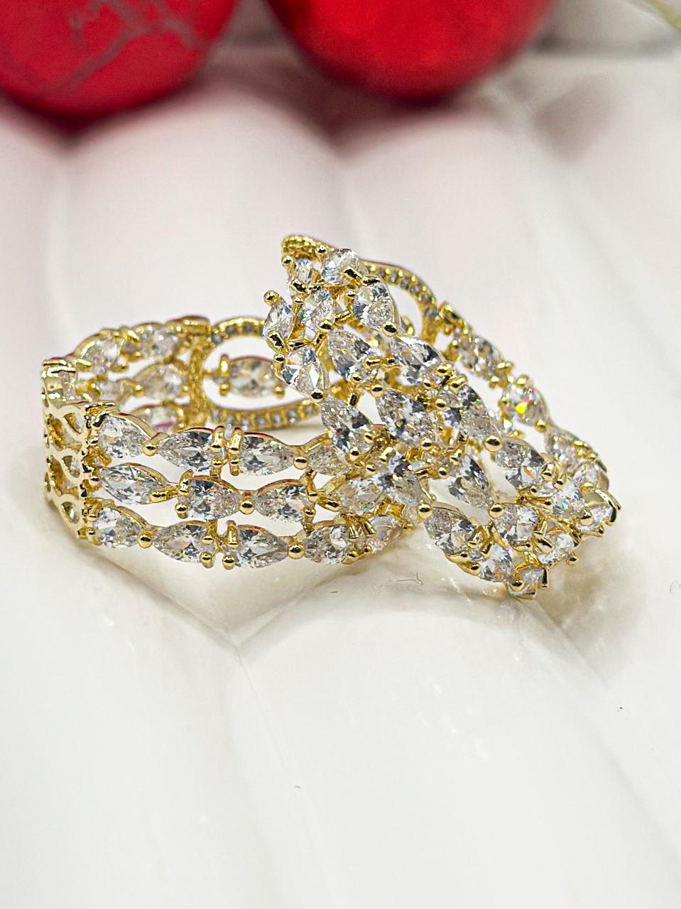 Novia Shiny Earrings
