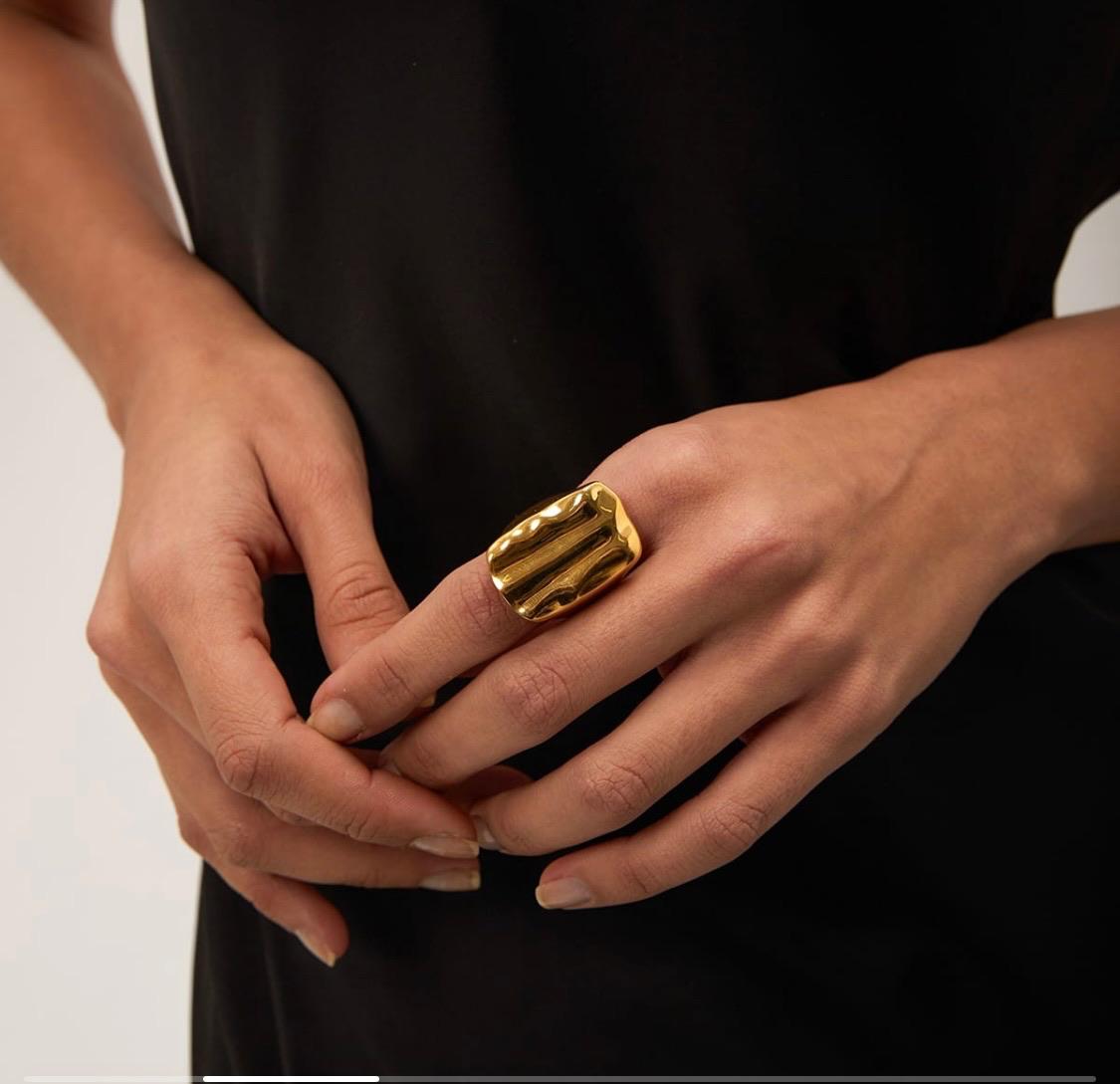 Nomi Ring